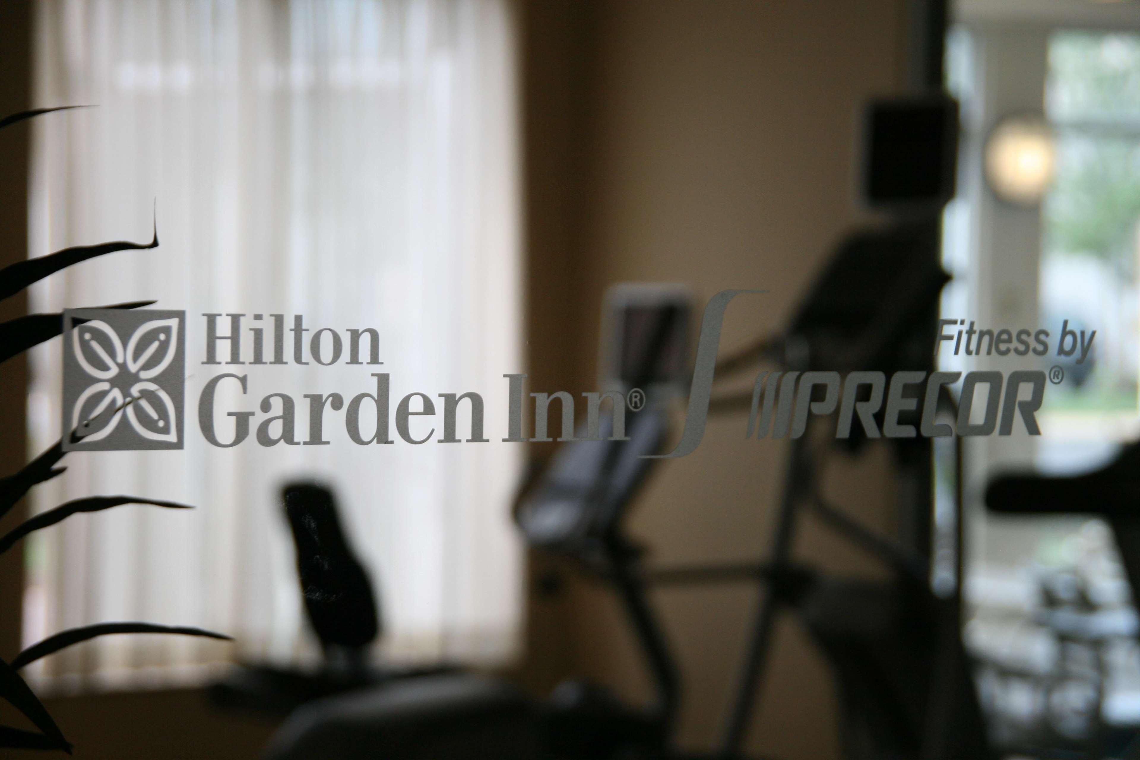 Hilton Garden Inn Нюпорт Нюз Екстериор снимка