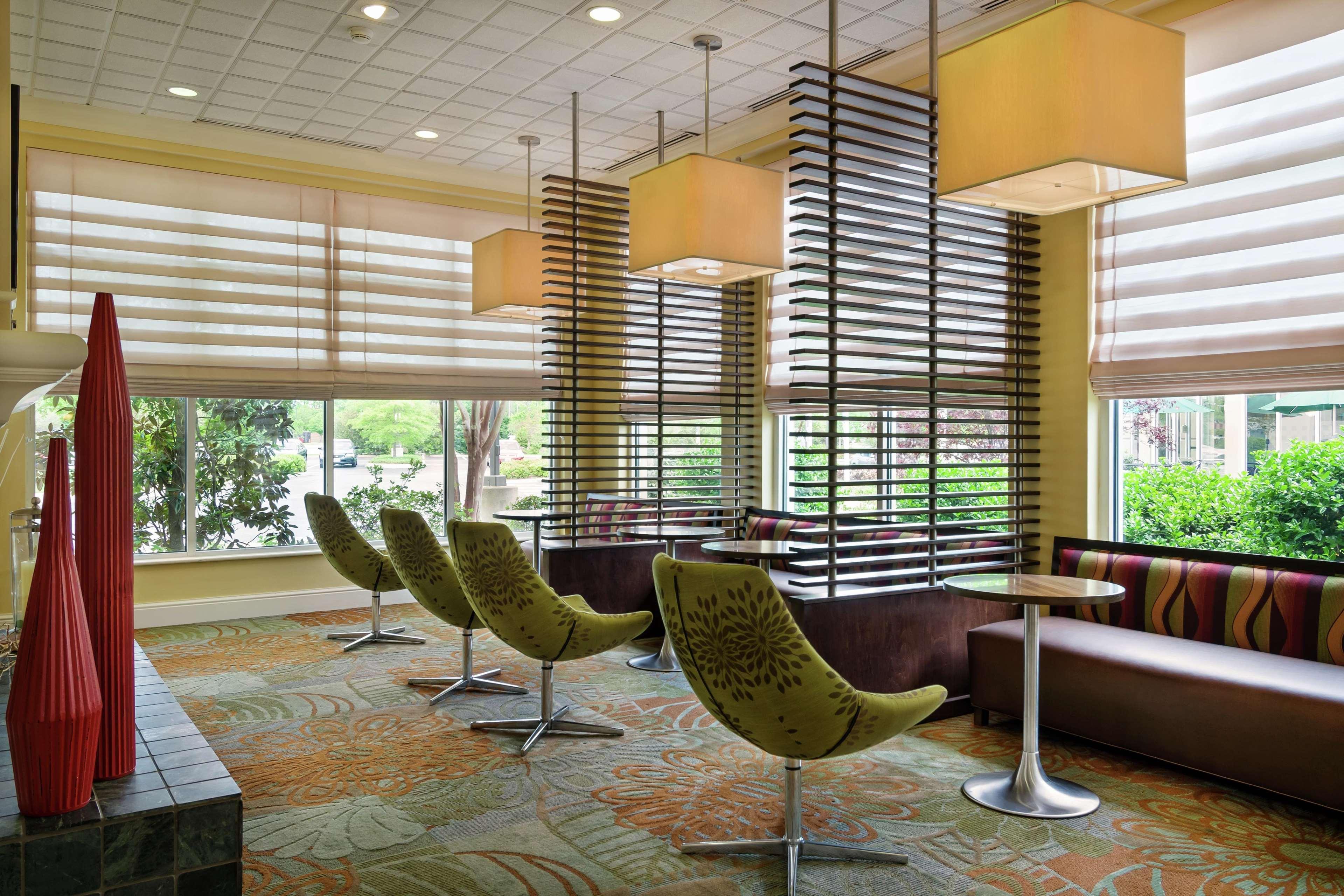 Hilton Garden Inn Нюпорт Нюз Екстериор снимка