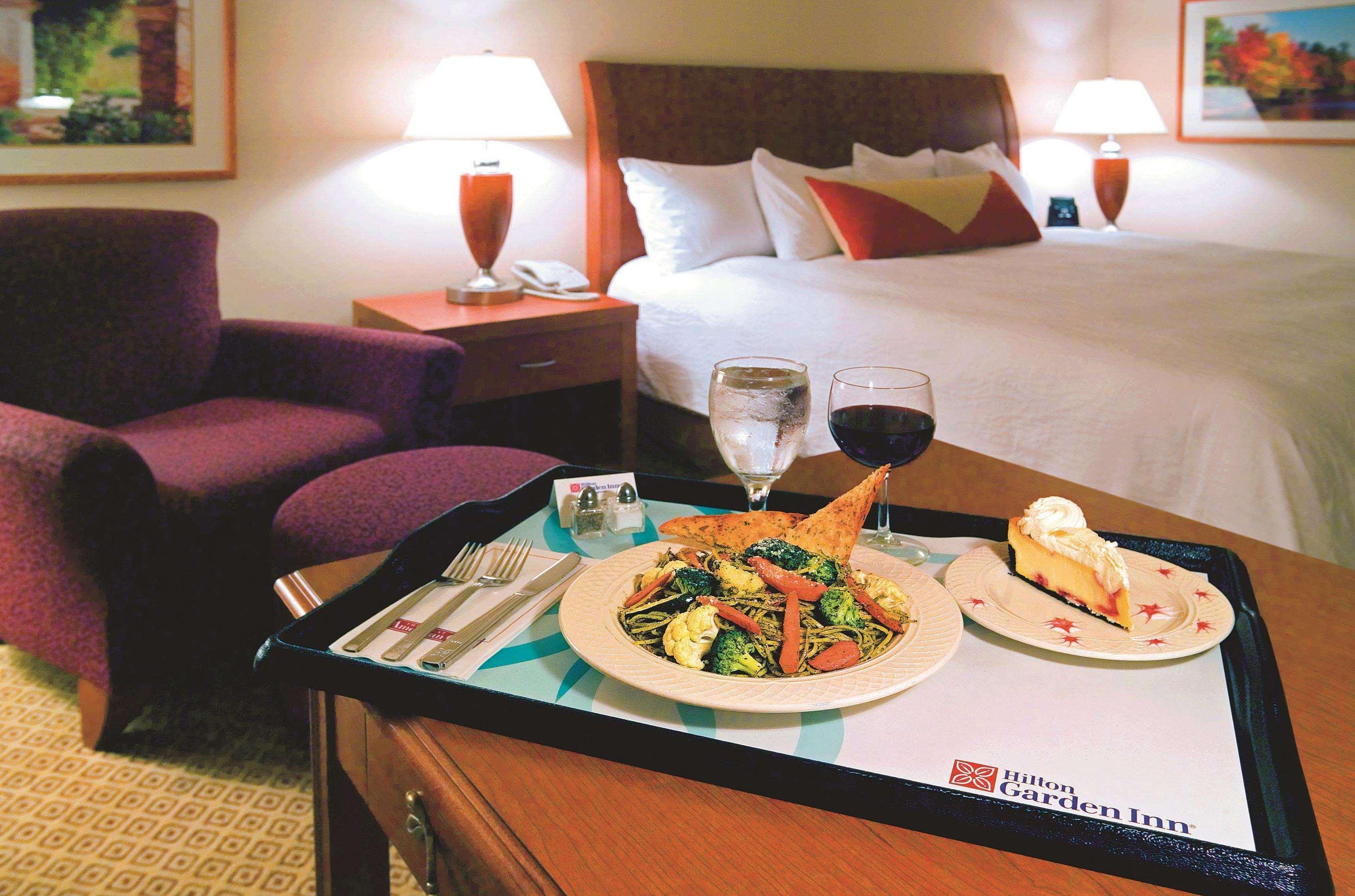 Hilton Garden Inn Нюпорт Нюз Екстериор снимка