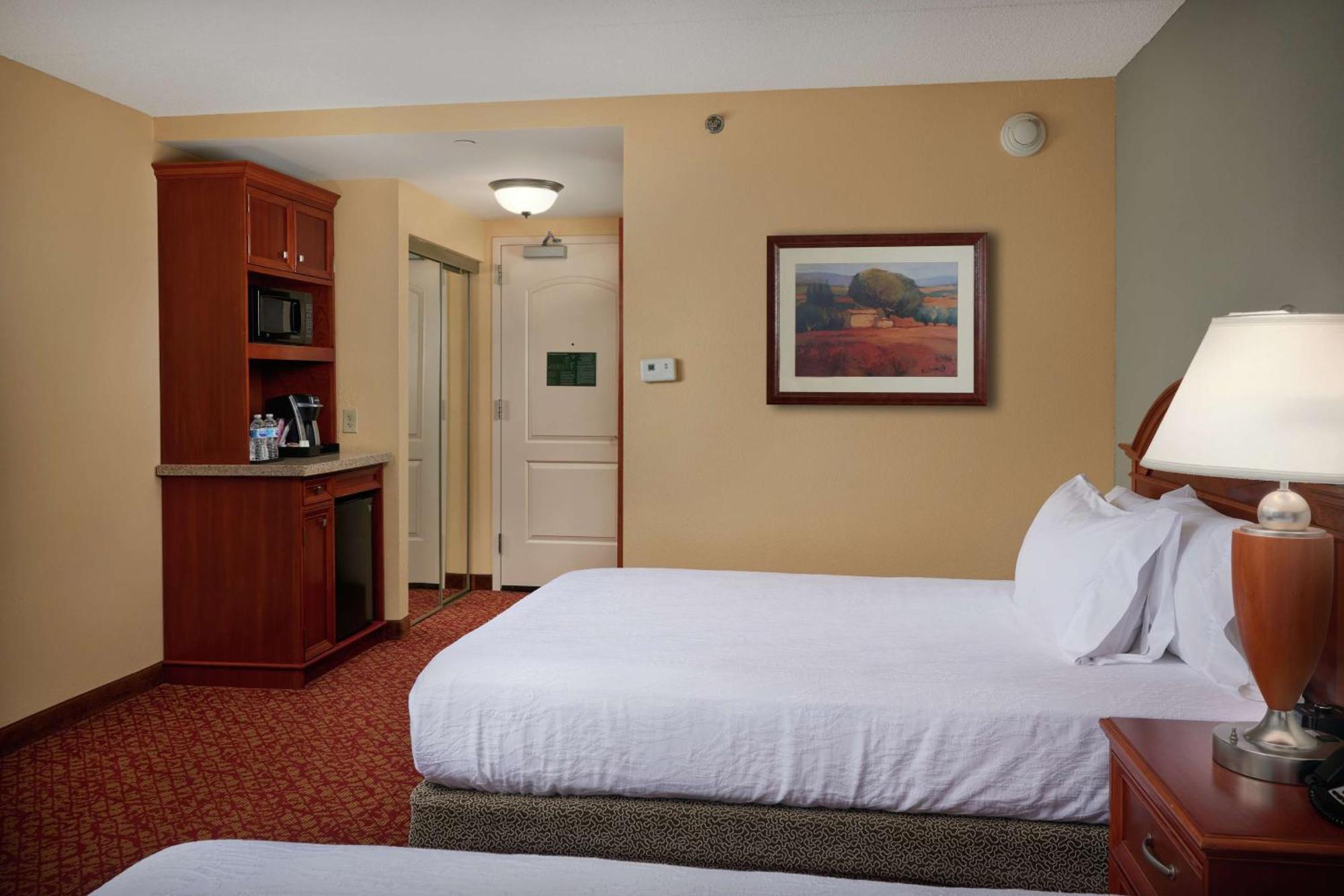 Hilton Garden Inn Нюпорт Нюз Екстериор снимка