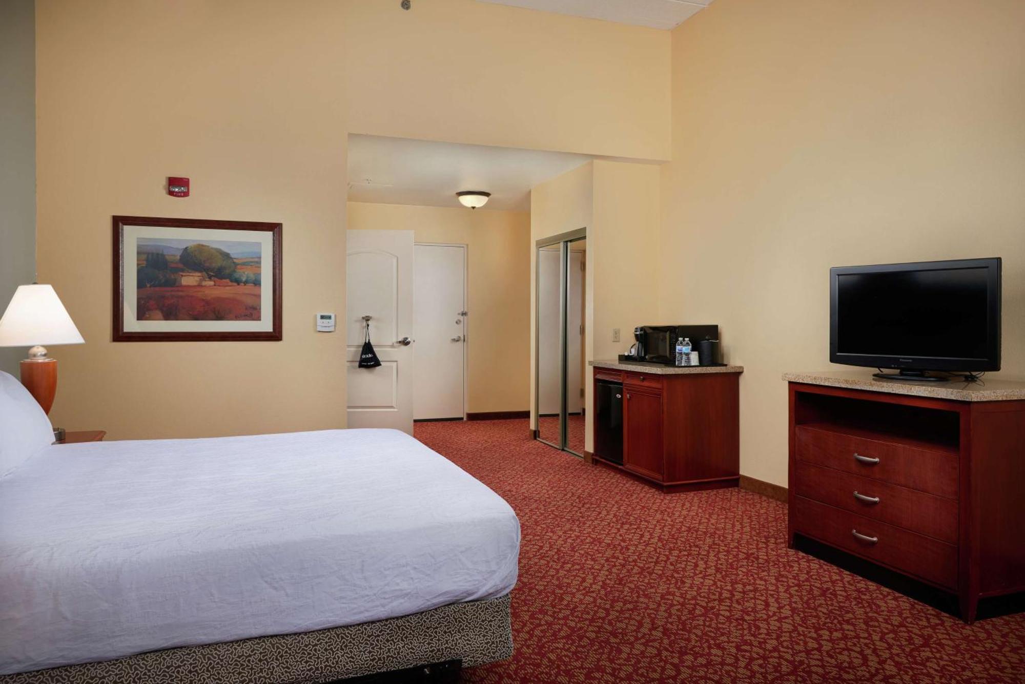 Hilton Garden Inn Нюпорт Нюз Екстериор снимка