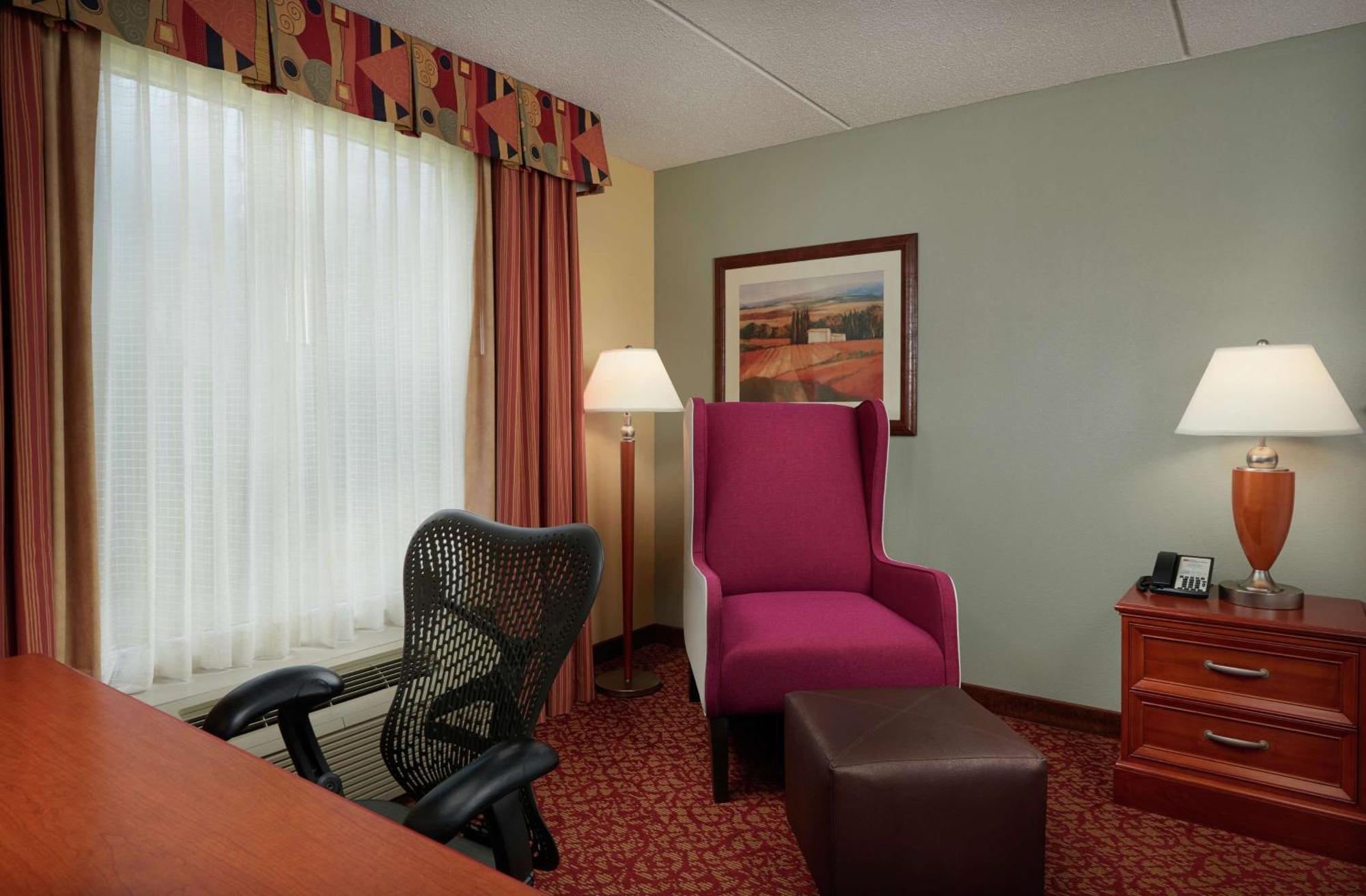 Hilton Garden Inn Нюпорт Нюз Екстериор снимка