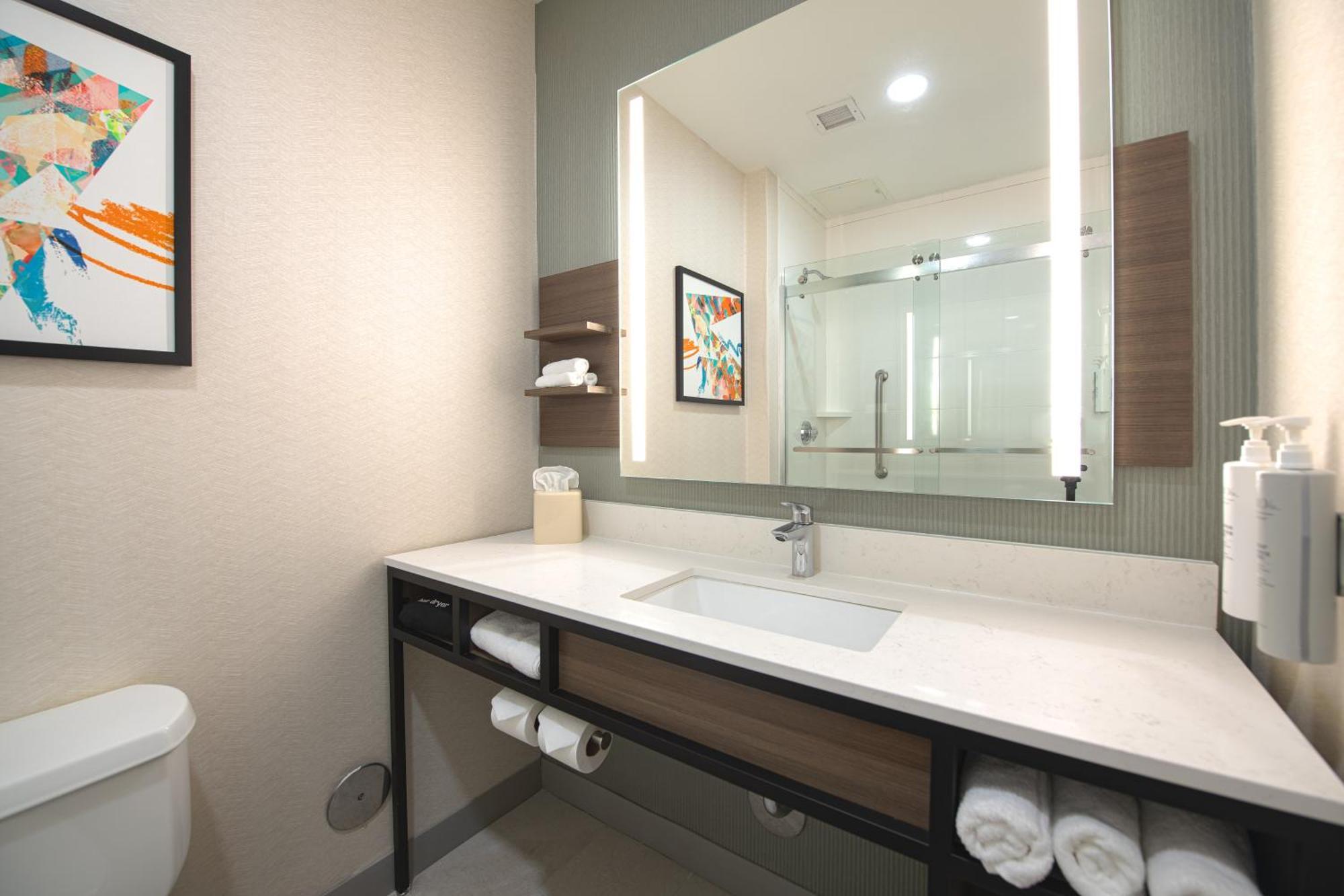 Hilton Garden Inn Нюпорт Нюз Екстериор снимка